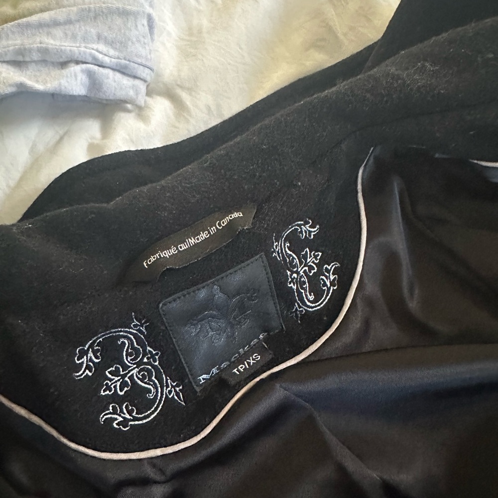 Black jacket - Picture 10 of 10